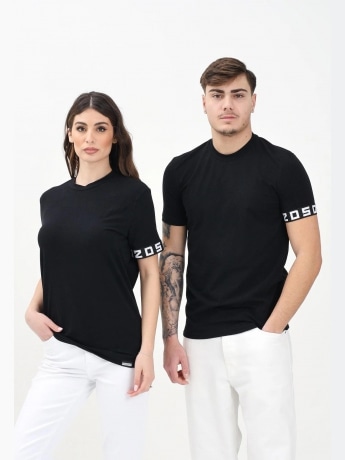 Dsquared2 tshirt nera uomo in cotone elastico sul braccio con logo