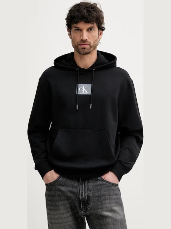 Calvin Klein felpa nera uomo in cotone con cappuccio patch logo sul davanti